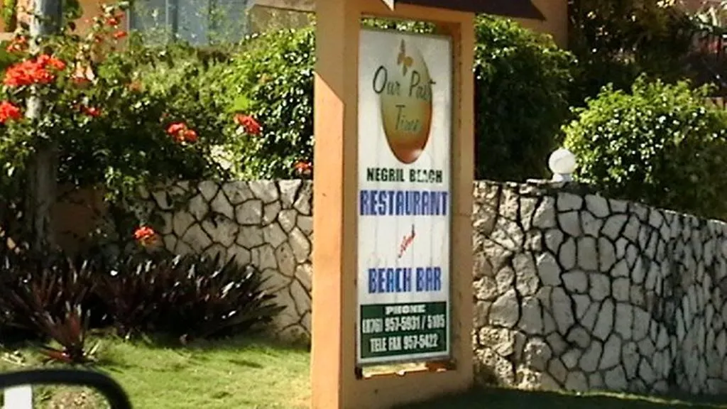 Our Past Time Hotel Negril 3*,